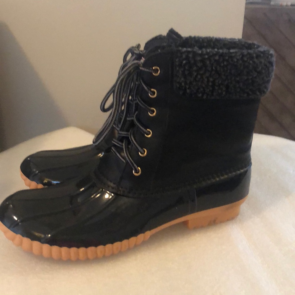 Brand new like Sperry style rain boots size 9